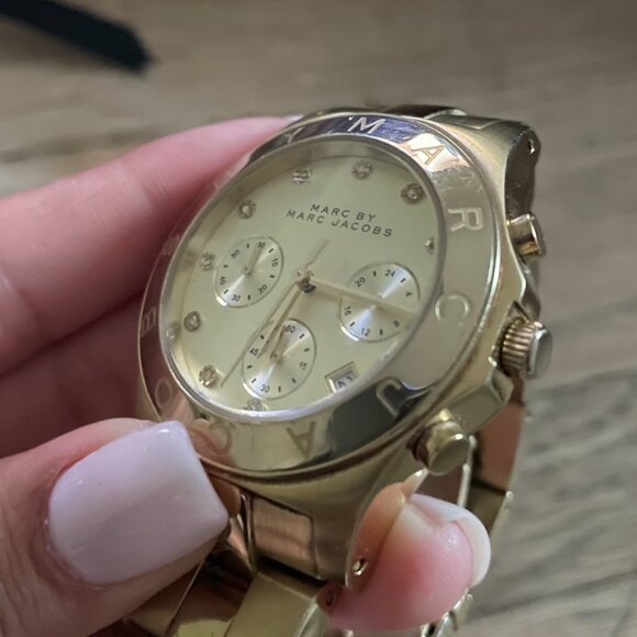 MARC JACOBS GOLD WATCH - Picture 3 of 7